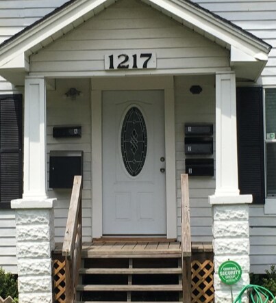 Entrada principal - 1217 Columbia St