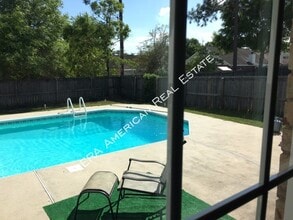 Building Photo - 515 Risen Star Dr