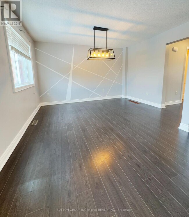 Photo du bâtiment - 49 Ferndale Dr S