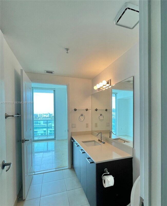 Foto del edificio - 333 NE 24th St
