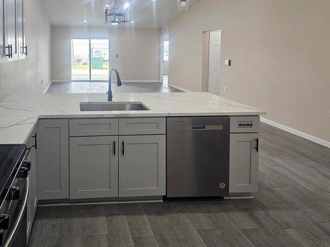 Building Photo - 11154 Pendleton Ave