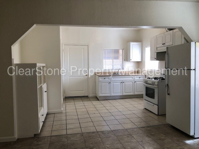 Building Photo - 2124 N Thomas St