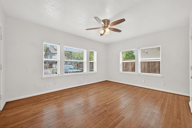 Building Photo - 609 Cortlandt St