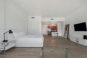 Building Photo - 2301 Collins Ave