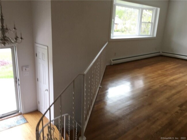 Building Photo - 17 Cottontail Rd