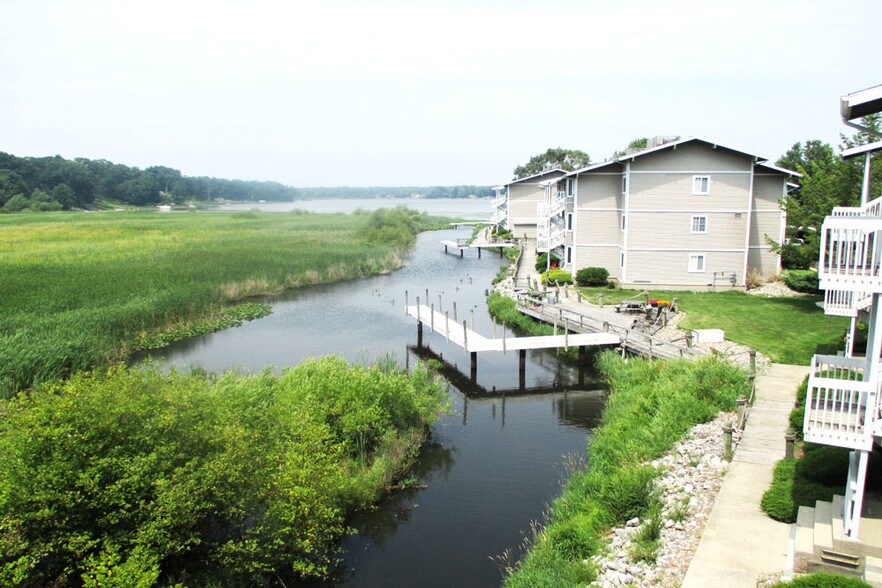 Hidden Cove Rentals Norton Shores, MI