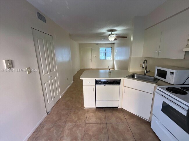 Foto del edificio - 5300 W 21st Ct