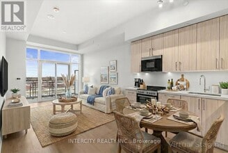 Building Photo - 2075 King Rd