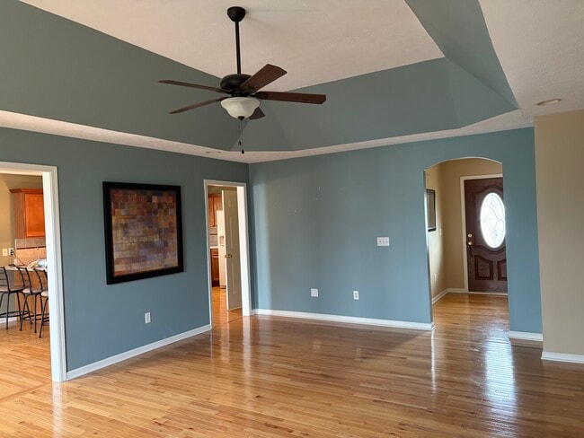 Building Photo - 320 Red Elm Ln
