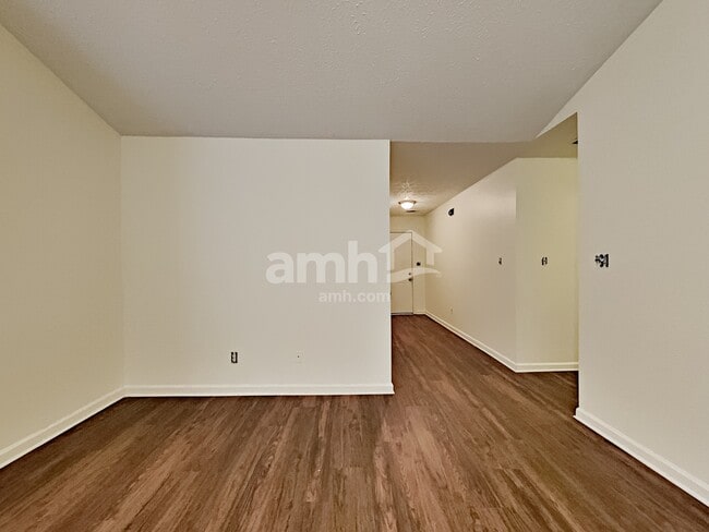 Foto del edificio - 6465 Chestnut Bend Dr