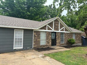 Building Photo - 5169 Braden Dr