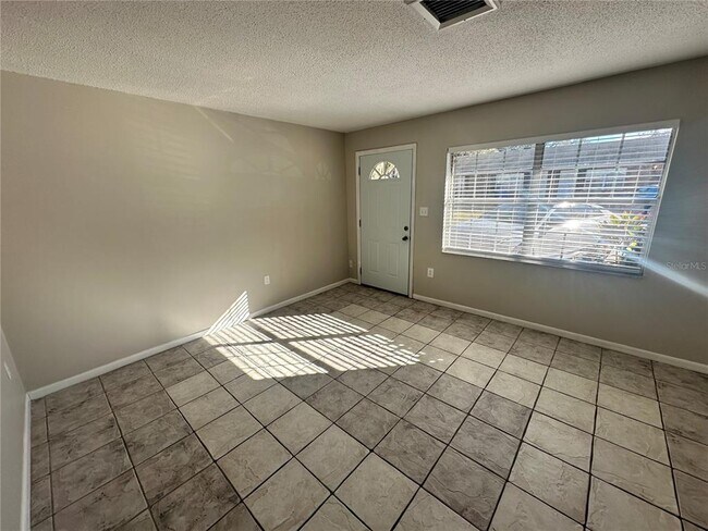 Foto del edificio - 845 Castle Way