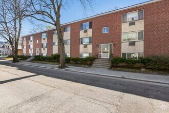 Building Photo - 96 Itasca St