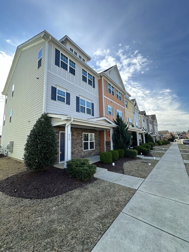 Foto del edificio - 4 Bedroom 3.5 Bathroom Townhome