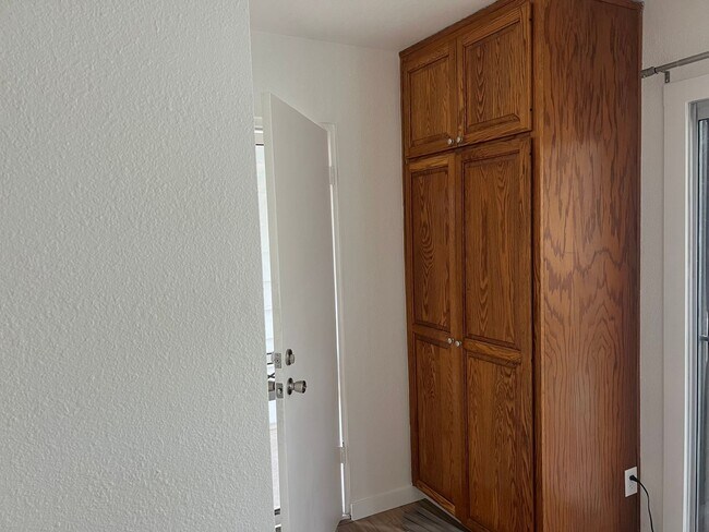 Foto del edificio - Totally remodeled guesthouse - available a...