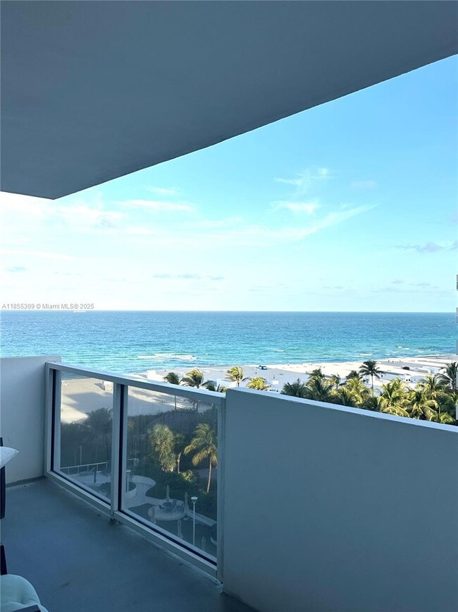 Foto del edificio - 100 Lincoln Rd