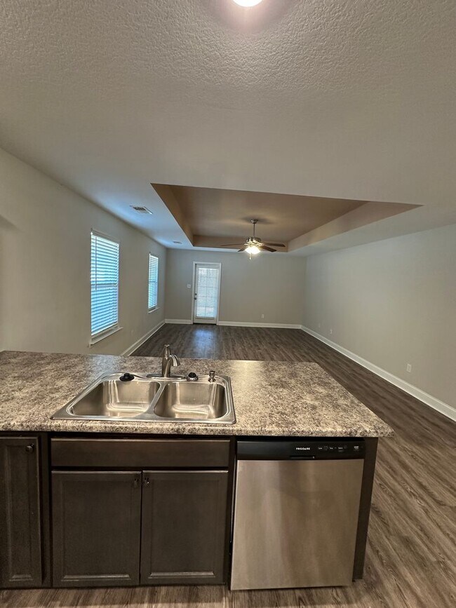 Foto del edificio - Olive Branch Schools- IMMEDIATE MOVE IN!!! 3 BR/2 BA