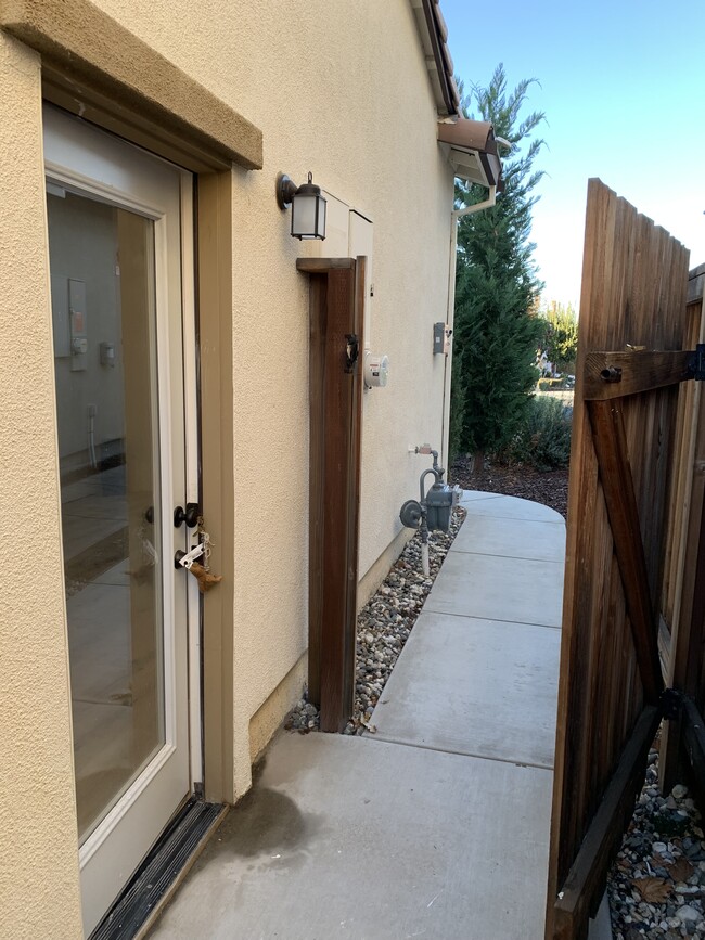 Building Photo - 362 Woodhaven Dr