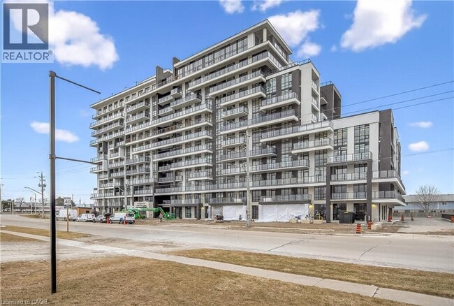 Building Photo - 461 Green Rd