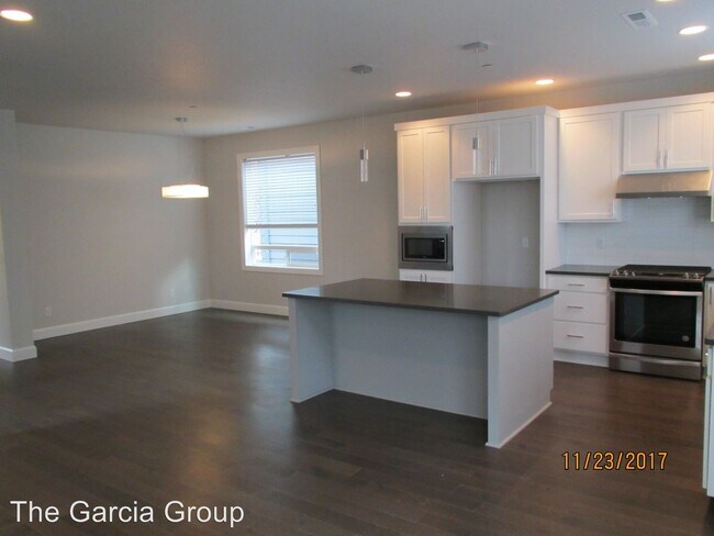 Building Photo - 7830 SE Boise Ct