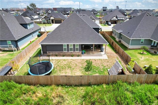Building Photo - 1150 Silver Maple St