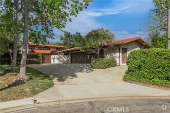 Building Photo - 1340 Oak View Ave