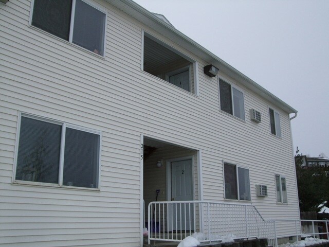 Primary Photo - 215 NW Terre View Dr
