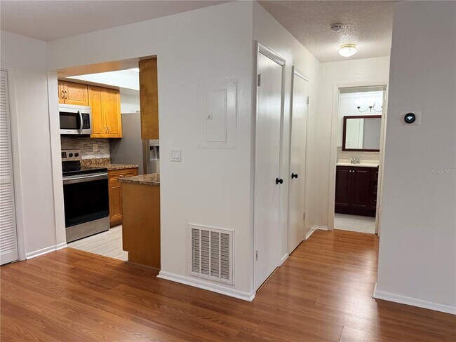Building Photo - 540 Cascade Cir