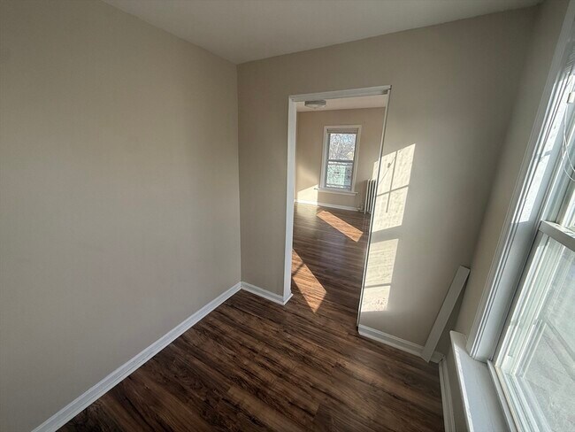 Building Photo - 11 New Hampshire Ave