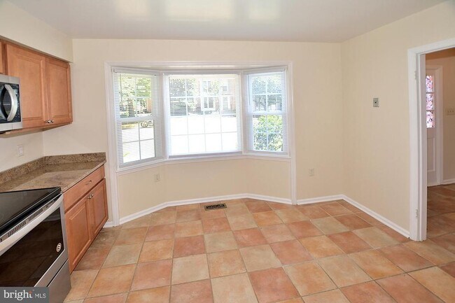 Building Photo - 5716 Ridge View Dr