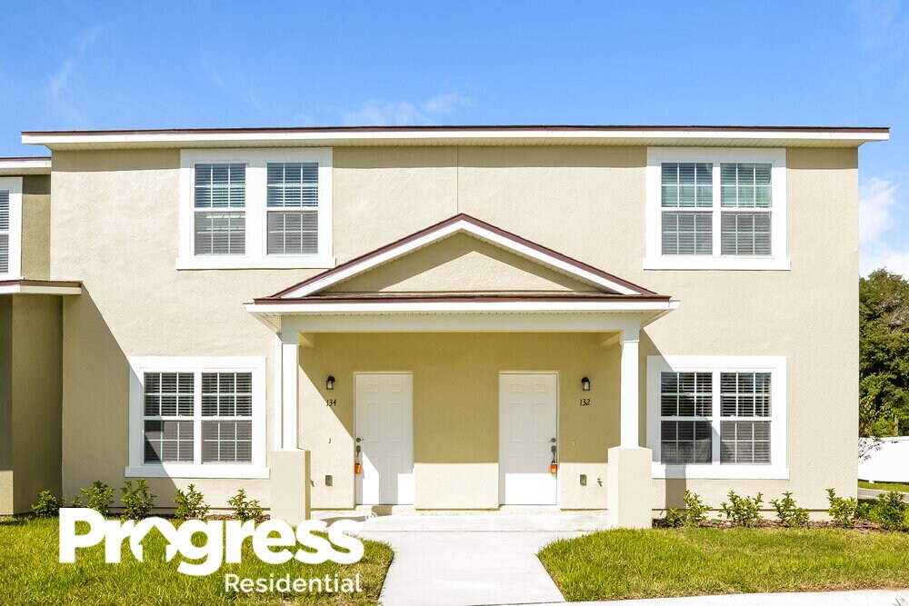 132 Eleven Oaks Cir, Eustis, FL 32726 Townhome Rentals in Eustis FL