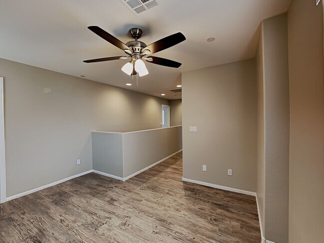 Building Photo - 7605 Scarlet Tapestry Ct