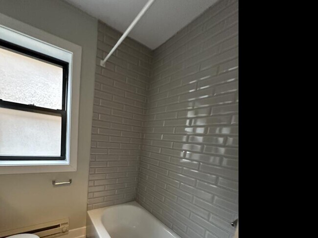 Foto del edificio - 0 bedroom in Chicago IL 60614
