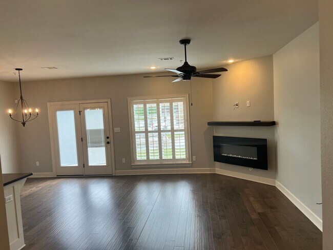 Foto del edificio - 3 Bed 2.5 Bath Townhome