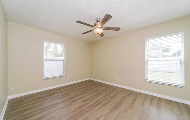 Building Photo - 1440 Bradwell Dr