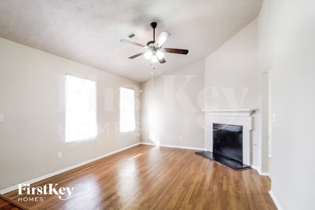 Building Photo - 6450 Peppermill Ln