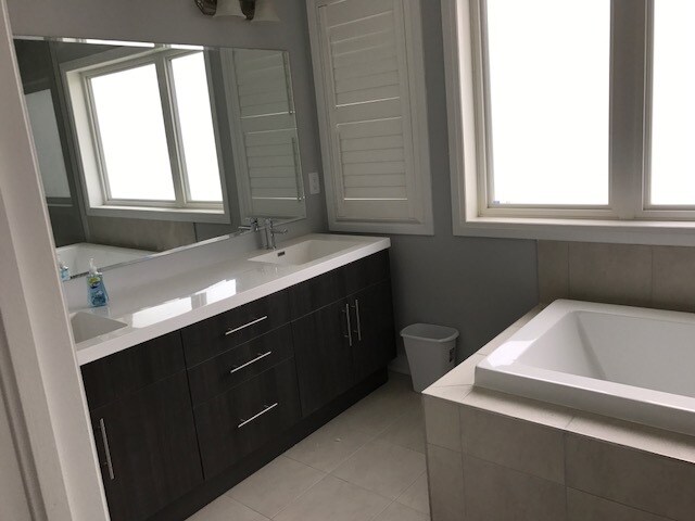 Salle de bain principale - 18 Caroline Carpenter Grv