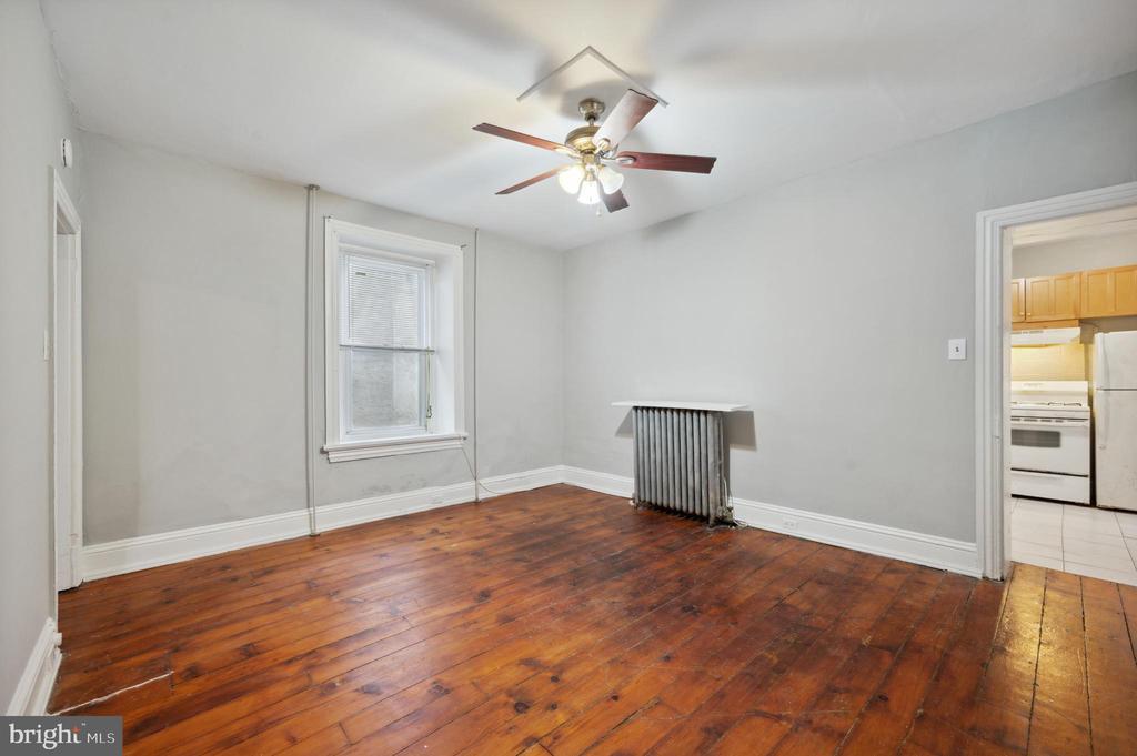 Primary Photo - 476 Krams Ave