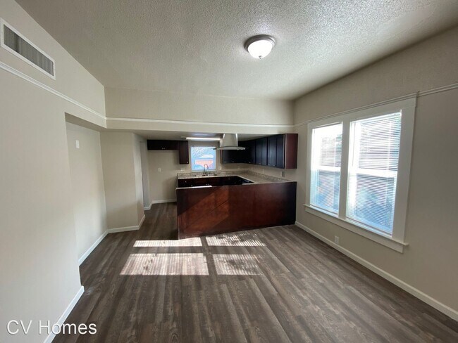 Building Photo - 2 br, 2 bath House - 622 N. Palm Ave.