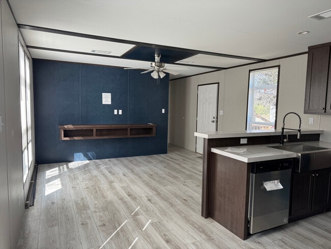 Building Photo - 1702 Dakota Trce