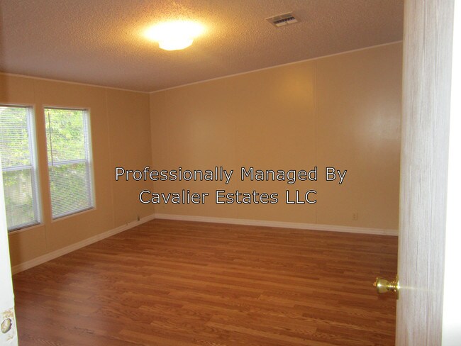 Building Photo - 1118 Precision St