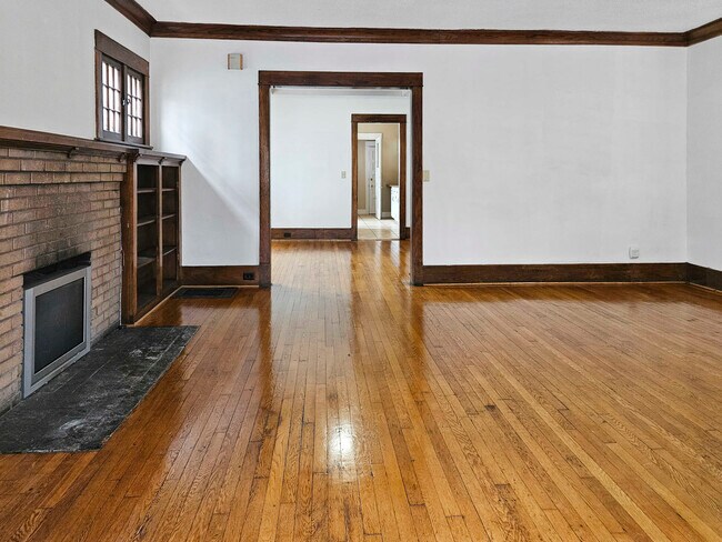 Building Photo - 651 Fuller Ave SE