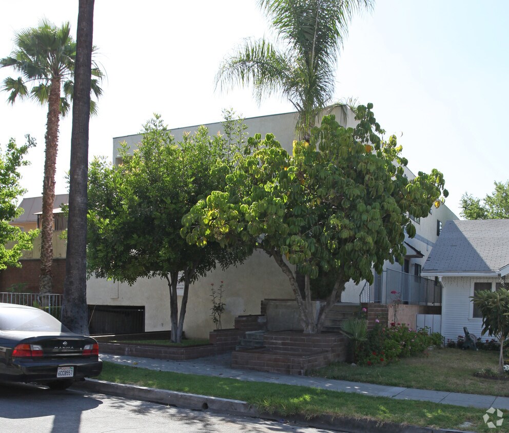 Building Photo - 1128 Linden Ave