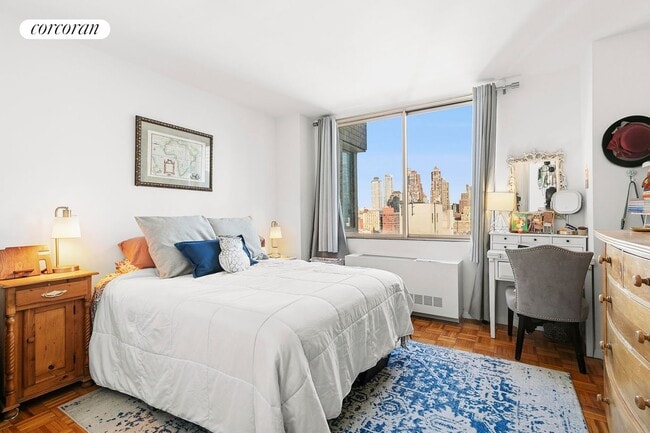 Building Photo - 350 W 50th St