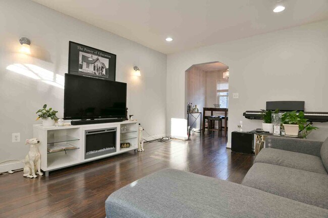 Foto del edificio - 132 35th St NE