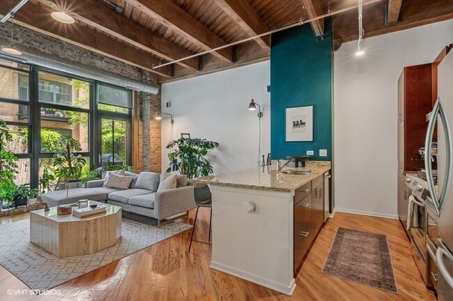 Kitchen/Living Room - 1040 W Adams St