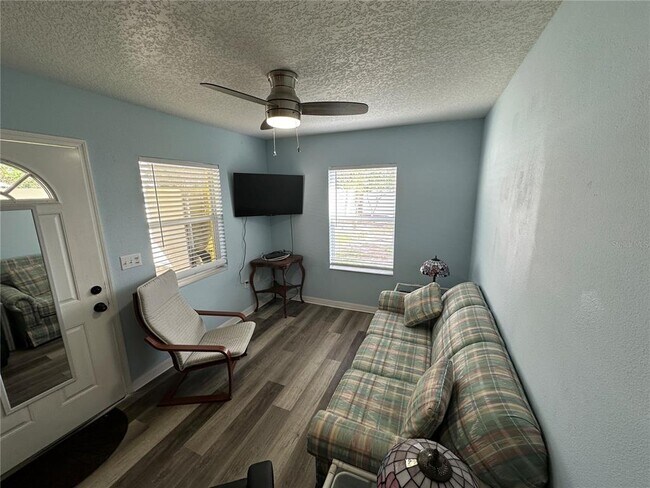 Foto del edificio - 4415 60th St Ct W