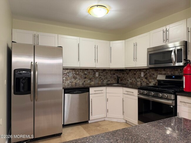 Building Photo - 597 Woodbine Ln