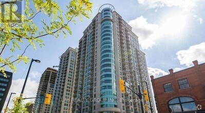 Building Photo - 200-1200 Rideau St
