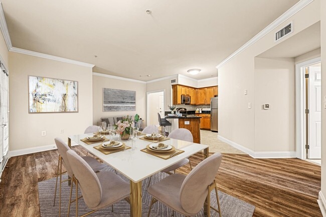 Building Photo - Claremont on the Square